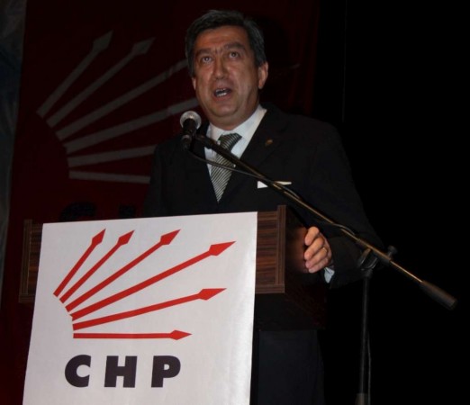 chp-Atasehir-2-olgan-kongre- Mahmut- Altinkaynak