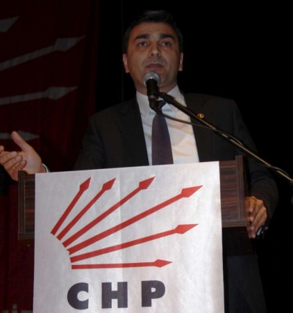 chp-Atasehir-2-olgan-kongre- Mahmut- Altinkaynak