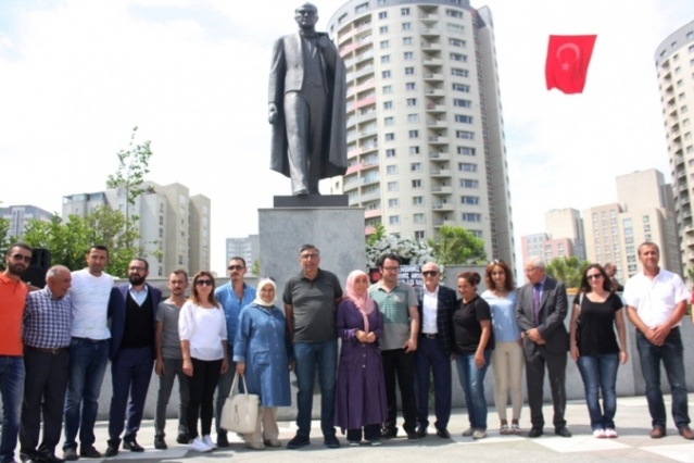 CHP, ATAŞEHİR'DE 15 TEMMUZ ŞEHİTLERİNİ ANDI