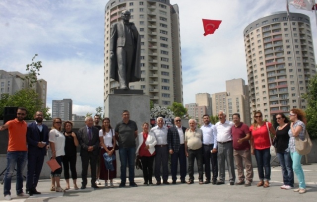 CHP, ATAŞEHİR'DE 15 TEMMUZ ŞEHİTLERİNİ ANDI