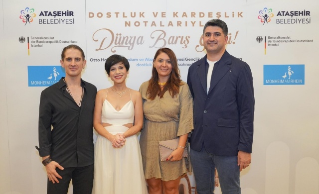 DÜNYA BARIŞ İÇİN İKİ ÜLKEDEN ATAŞEHİR’DE ORTAK KONSER: DÜNYADA İLK KEZ SAHNELENDİ.