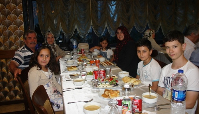 Ege Yapı Yenisahra arsa sahipleriyle iftar yemeğinde buluştu