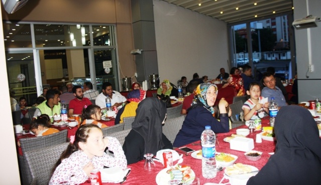 Ege Yapı Yenisahra arsa sahipleriyle iftar yemeğinde buluştu