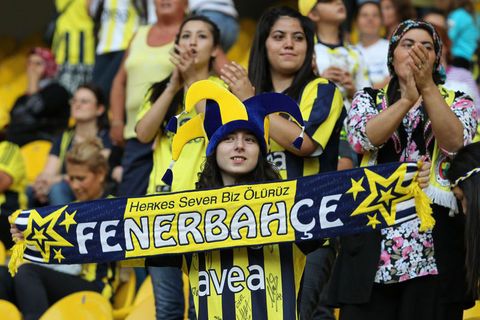 FNERBAHÇE-MANİSASİPOR_BAYANSEYİRCİLİ MAÇ