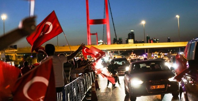 İstanbul Bogaziçi Köprüsü, Darbe girişimi Protesto Yürüyüşü 2016