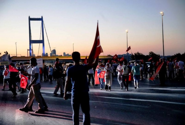 İstanbul Bogaziçi Köprüsü, Darbe girişimi Protesto Yürüyüşü 2016