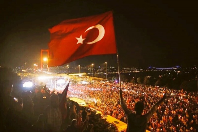 İstanbul Bogaziçi Köprüsü, Darbe girişimi Protesto Yürüyüşü 2016