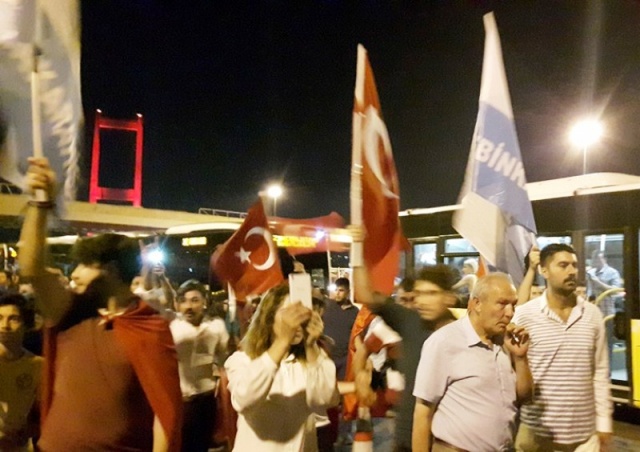 İstanbul Bogaziçi Köprüsü, Darbe girişimi Protesto Yürüyüşü 2016