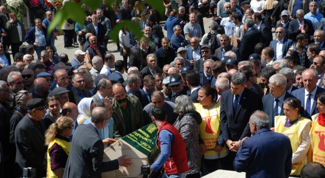 Kılıçdaroğlu amcasının cenaze törenine katıldı