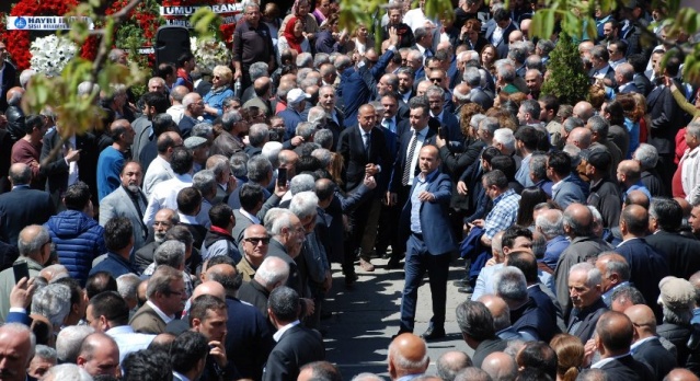 Kılıçdaroğlu amcasının cenaze törenine katıldı