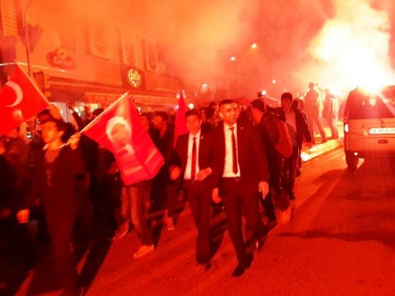 MHP Tuzla. Bayrağa Saygı Yürüyüşü