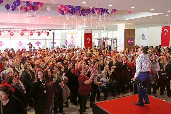 Mustafa Keser Ataşehir'de Kadınlar Matinasında Kadınlarla Buluştu, 2016