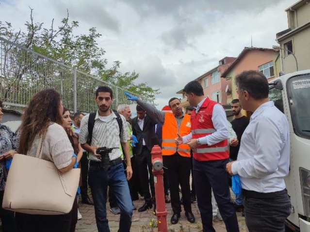 TEMİZLİK VE BAKIM ÇALIŞMALARININ YENİ DURAĞI BARBAROS MAHALLESİ OLDU