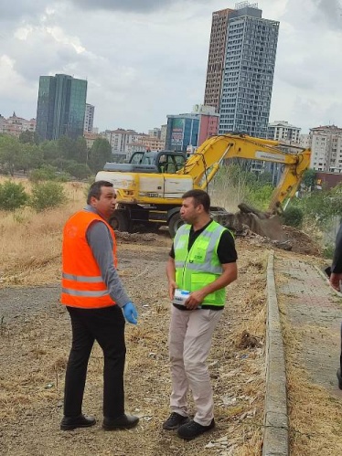 TEMİZLİK VE BAKIM ÇALIŞMALARININ YENİ DURAĞI BARBAROS MAHALLESİ OLDU