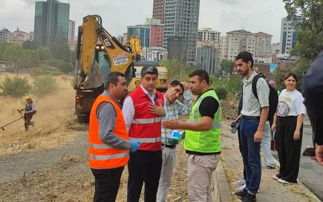 TEMİZLİK VE BAKIM ÇALIŞMALARININ YENİ DURAĞI BARBAROS MAHALLESİ OLDU