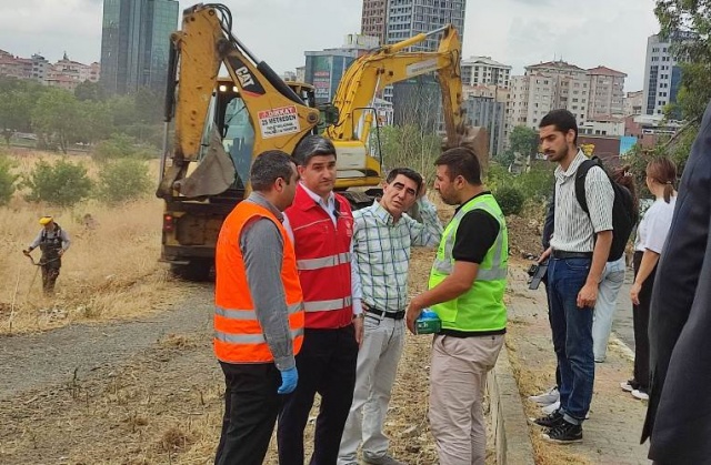 TEMİZLİK VE BAKIM ÇALIŞMALARININ YENİ DURAĞI BARBAROS MAHALLESİ OLDU