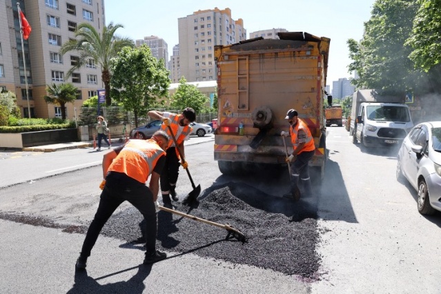 TEMİZLİK VE BAKIM ÇALIŞMALARININ YENİ DURAĞI BARBAROS MAHALLESİ OLDU