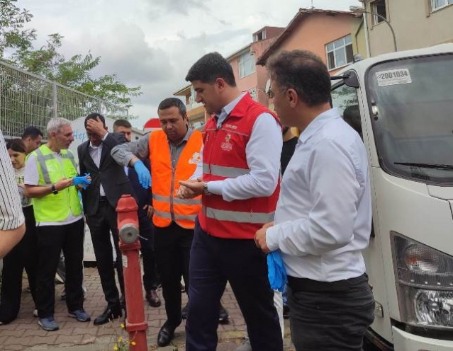 TEMİZLİK VE BAKIM ÇALIŞMALARININ YENİ DURAĞI BARBAROS MAHALLESİ OLDU