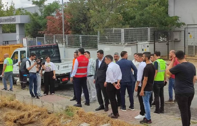 TEMİZLİK VE BAKIM ÇALIŞMALARININ YENİ DURAĞI BARBAROS MAHALLESİ OLDU