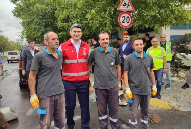 TEMİZLİK VE BAKIM ÇALIŞMALARININ YENİ DURAĞI BARBAROS MAHALLESİ OLDU