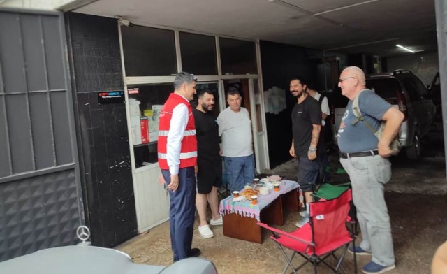 TEMİZLİK VE BAKIM ÇALIŞMALARININ YENİ DURAĞI BARBAROS MAHALLESİ OLDU