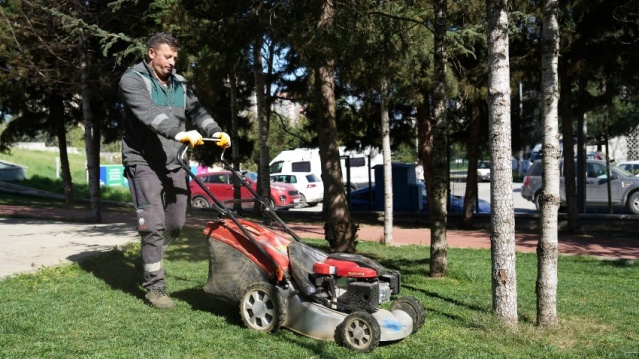 ATAŞEHİR BELEDİYE BAŞKANI ONURSAL ADIGÜZEL'İN 100 GÜNLÜK HİZMET KARNESİ