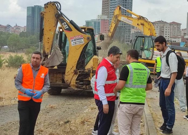 TEMİZLİK VE BAKIM ÇALIŞMALARININ YENİ DURAĞI BARBAROS MAHALLESİ OLDU