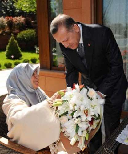 TAYYİP, TENZİLE ERDOĞAN