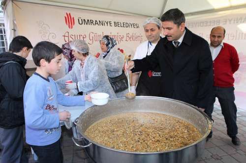 ÜMRANİYE AŞURE DAĞITIMIÜMRANİYE AŞURE DAĞITIMI