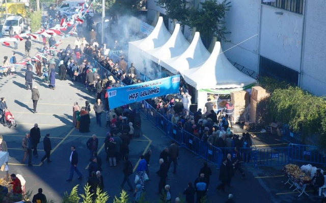 Ümraniye Belediyesi Tarafından Organize Edilen 5. Geleneksel Hamsi ve Kültür Festivali’nde Tonlarca Hamsi Dağıtıldı