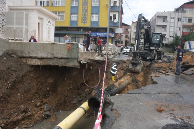 Ataşehir, Yenisahra, Ali Fuat Cebesoy Köprüsü Sel Baskını Fotoları 18 Temmuz 2017