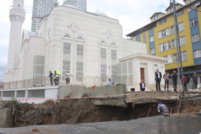 Ataşehir, Yenisahra, Ali Fuat Cebesoy Köprüsü Sel Baskını Fotoları 18 Temmuz 2017