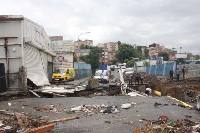 Ataşehir, Yenisahra, Ali Fuat Cebesoy Köprüsü Sel Baskını Fotoları 18 Temmuz 2017