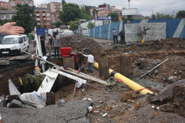 Ataşehir, Yenisahra, Ali Fuat Cebesoy Köprüsü Sel Baskını Fotoları 18 Temmuz 2017