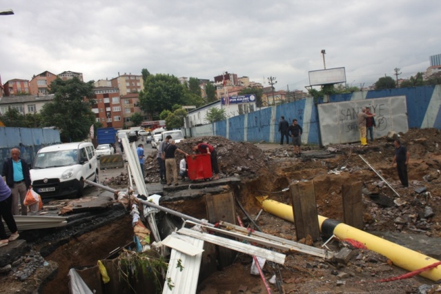 Ataşehir, Yenisahra, Ali Fuat Cebesoy Köprüsü Sel Baskını Fotoları 18 Temmuz 2017