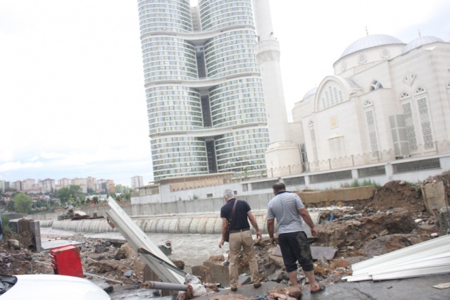 Ataşehir, Yenisahra, Ali Fuat Cebesoy Köprüsü Sel Baskını Fotoları 18 Temmuz 2017