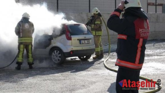 Ataşehir'de park halindeki otomobil yandı