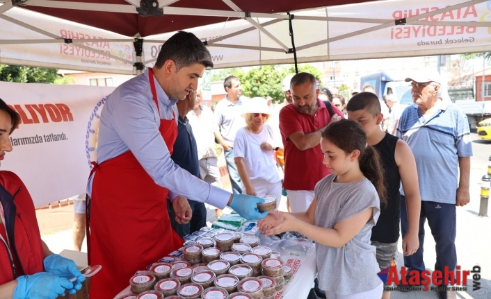 BAŞKAN ONURSAL ADIGÜZEL AŞURE DAĞITTI