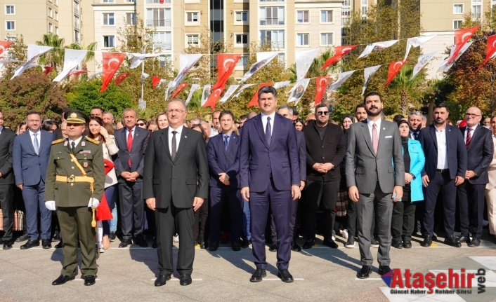 ATAŞEHİR’DE CUMHURİYET’İN 101. YAŞI COŞKUYLA KUTLANDI