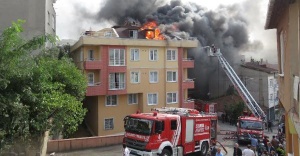 Ataşehir Yenisahra'da Çatı yangını korkuttu