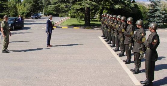  Vahdettin Özcan’dan Garnizon Komutanı’na Hayırlı Olsun Ziyareti 