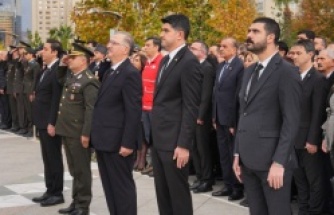 ATATÜRK’ÜN 86. ÖLÜM YILDÖNÜMÜ ATAŞEHİR’DE SAYGI İLE ANILDI