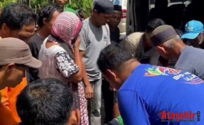 Endonezya'da 5 metrelik piton bir kadını yuttu.